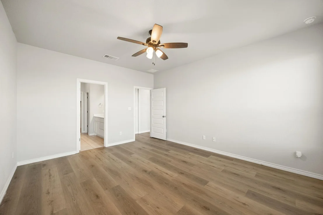 Photo of 5408 Vanner PATH