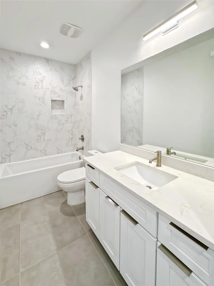 Photo of Unit B at 3614 Abbate CIR