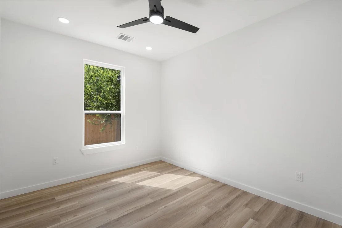 Photo of 30 Creek Side DR