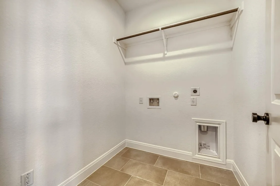 Photo of 448 Burlington DR