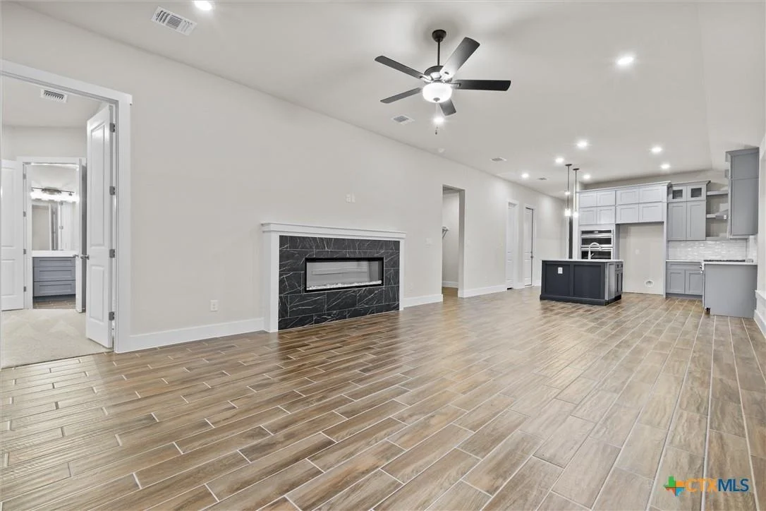 Photo of 401 Stellar Wind DR
