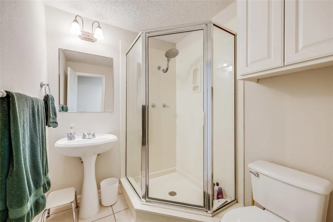 Photo of 9 Inwood CIR