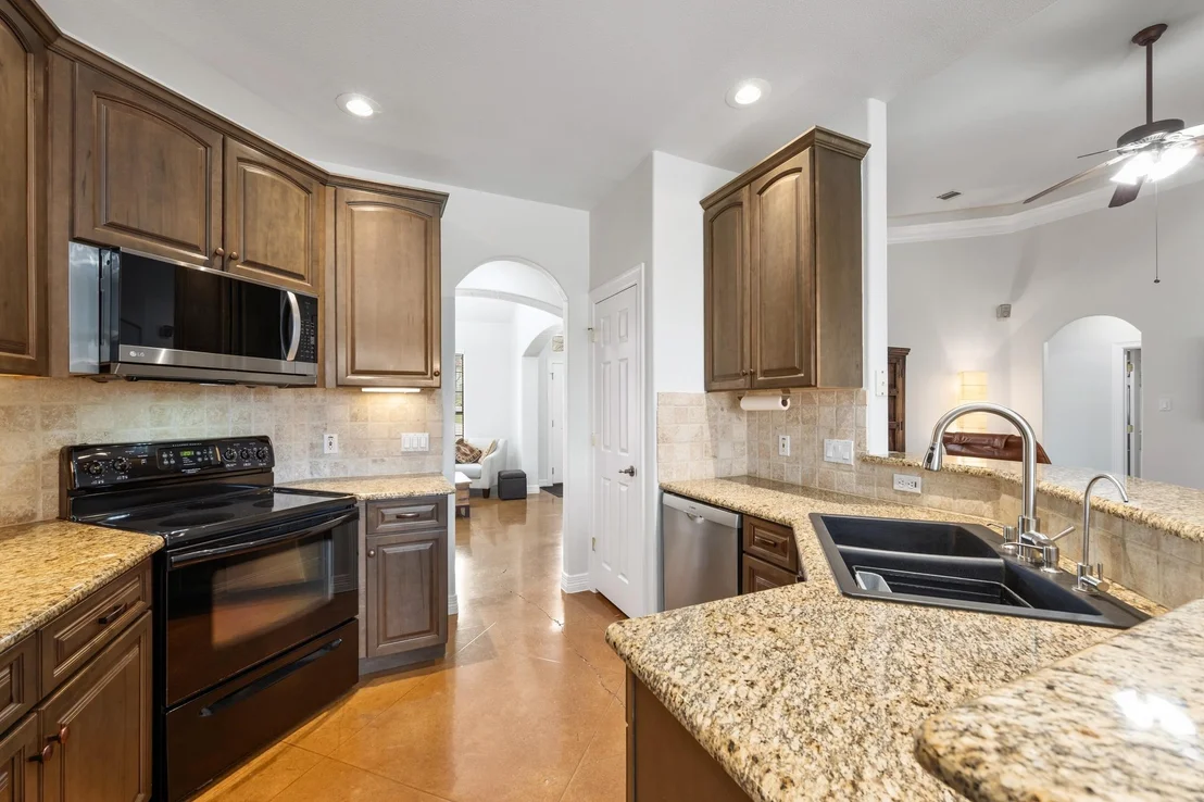 Photo of 531 Leanna Oak LOOP