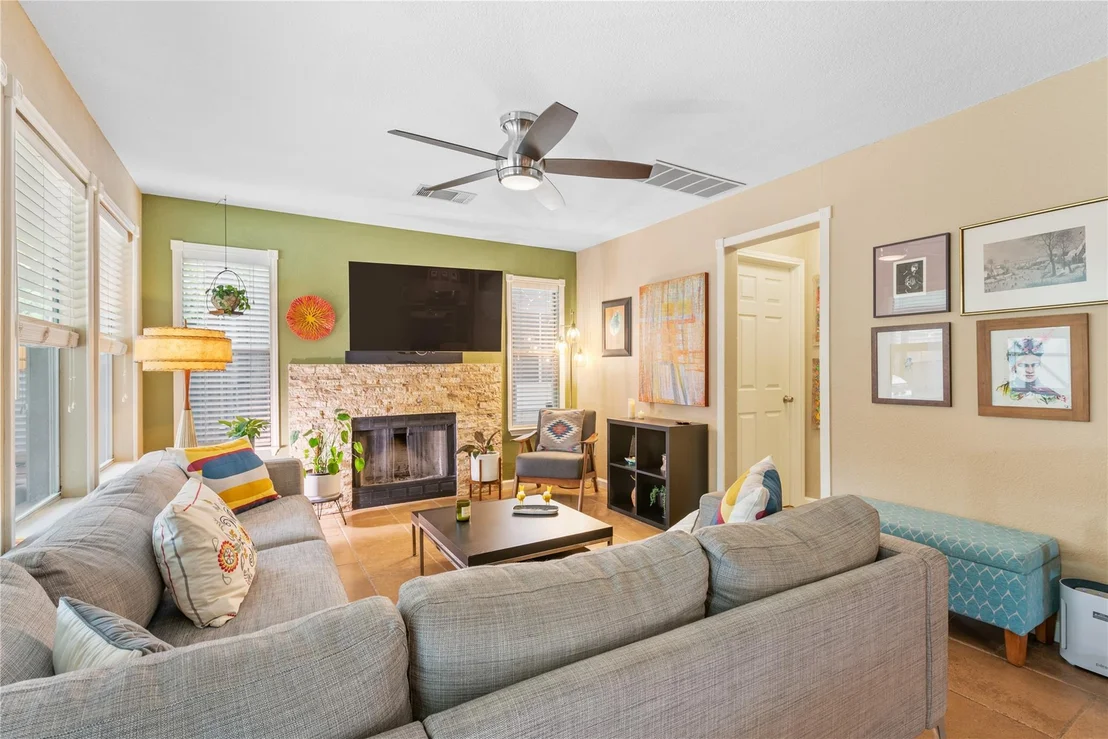 Photo of 1101 Brecon LN