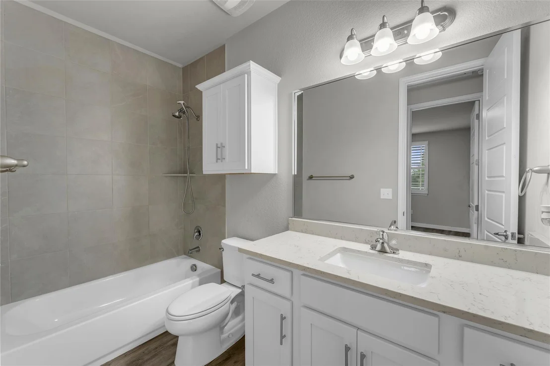 Photo of 511 Taylor DR