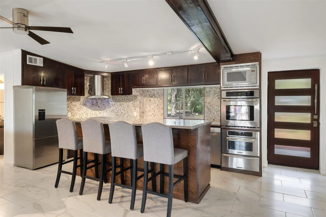 Photo of 107 Lake View DR