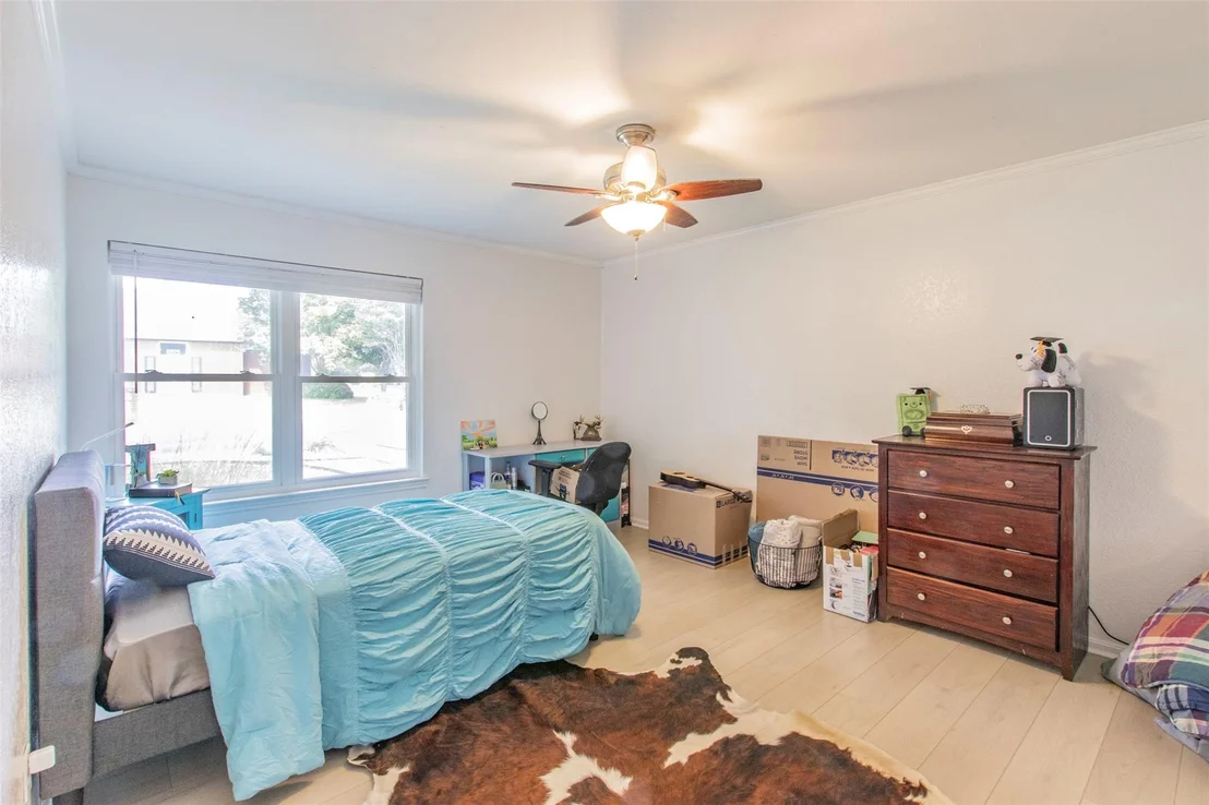 Photo of 2400 Braemar CV