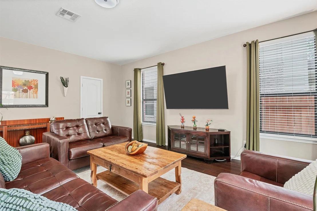Photo of 515 Paseo Grand DR