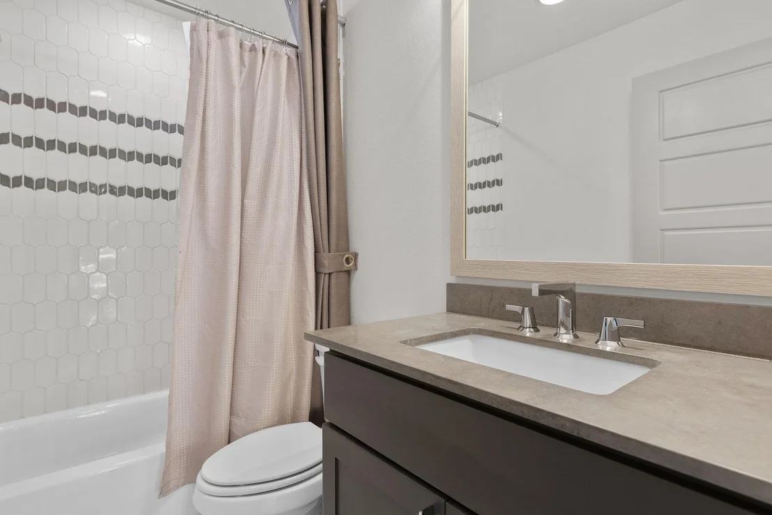 Photo of 109 Leon LOOP