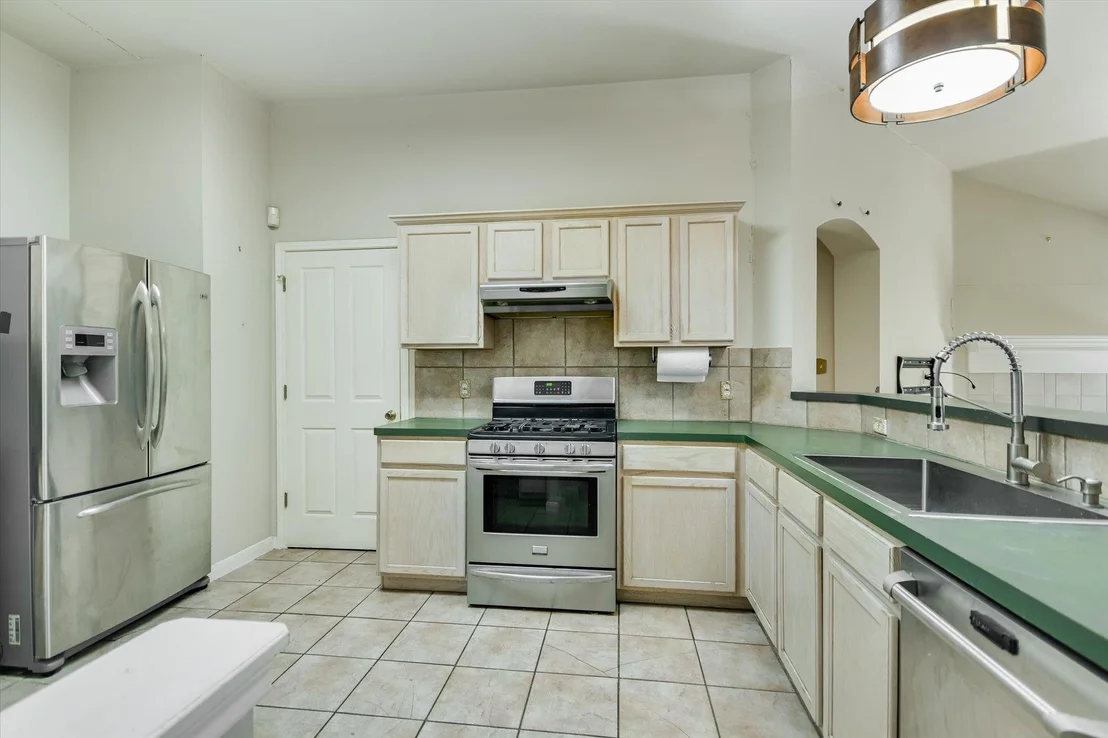 Photo of 405 Geyser Ave