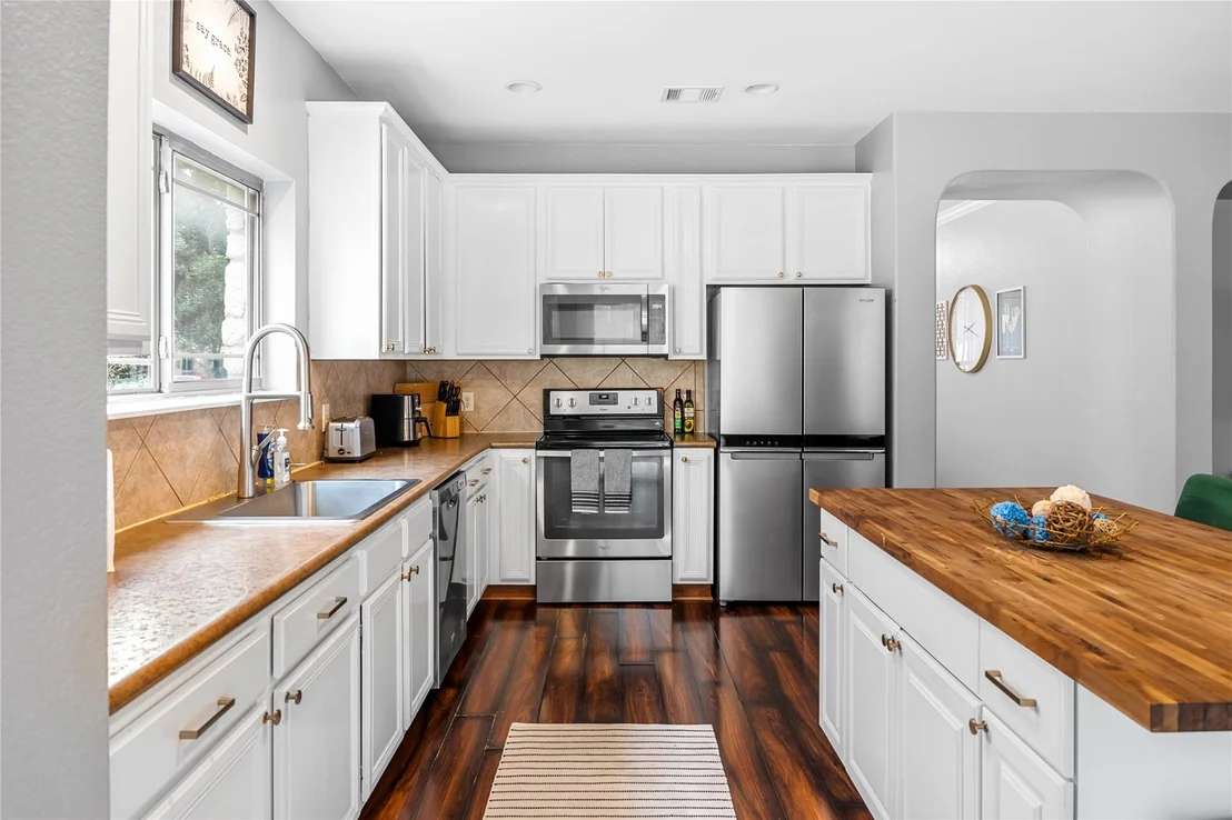 Photo of 321 Angel Oak ST