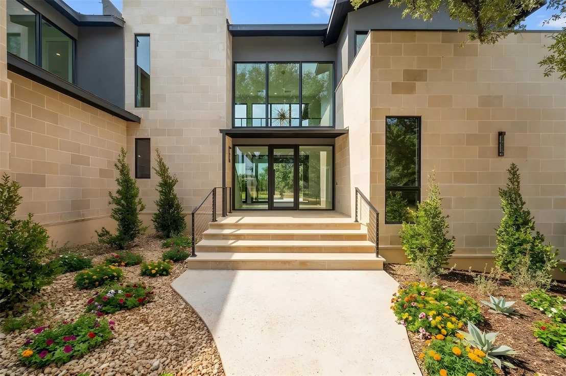 Photo of 111 Orange Plume