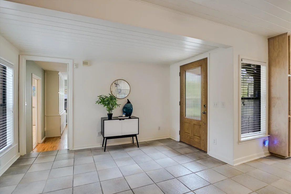 Photo of 1305 Fairwood RD
