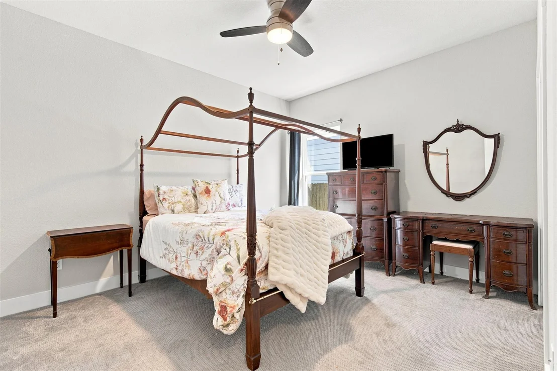 Photo of 208 Winding Hollow LN