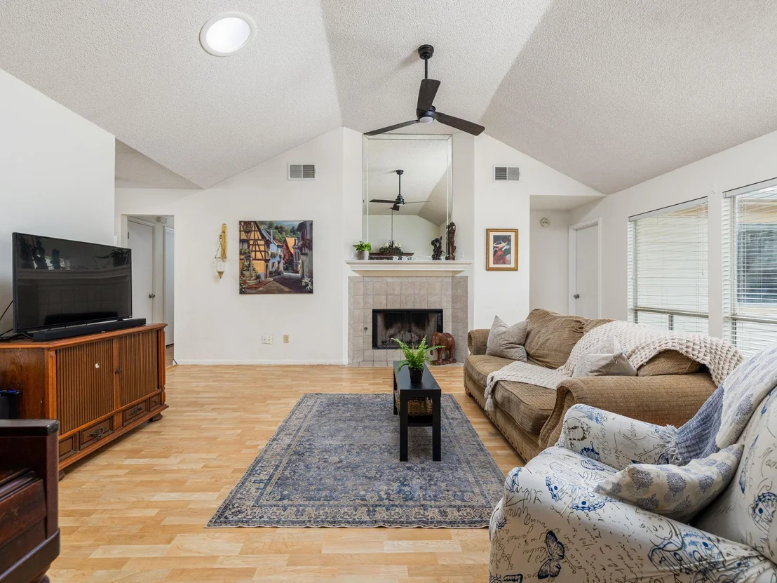 Photo of 903 Deer Grove DR