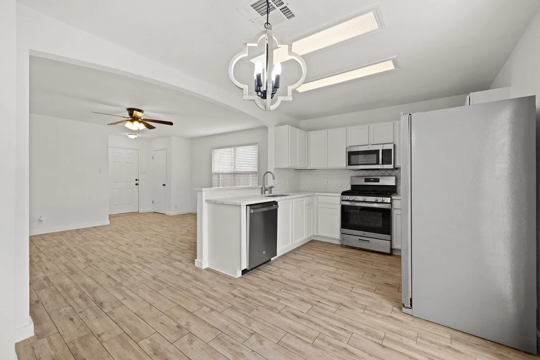 Photo of 105 Stanford DR