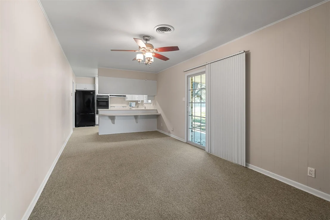 Photo of 305 Shannon LN