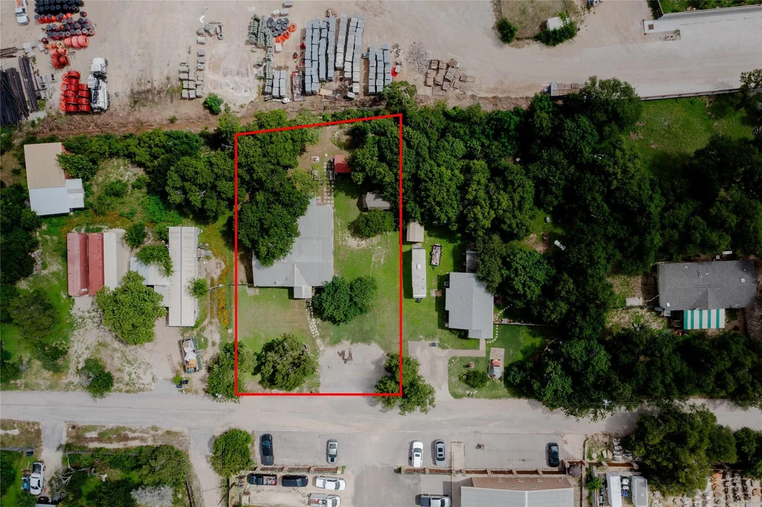Photo of 210 Jennifer LN