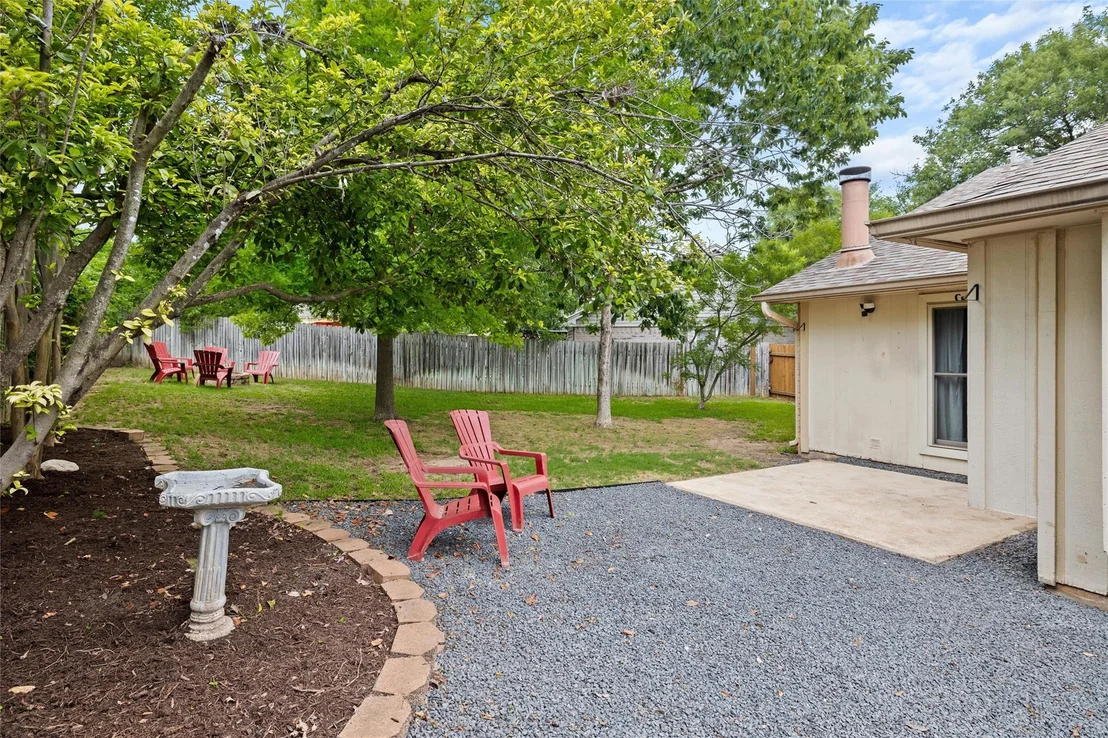 Photo of 1417 Alexis CV