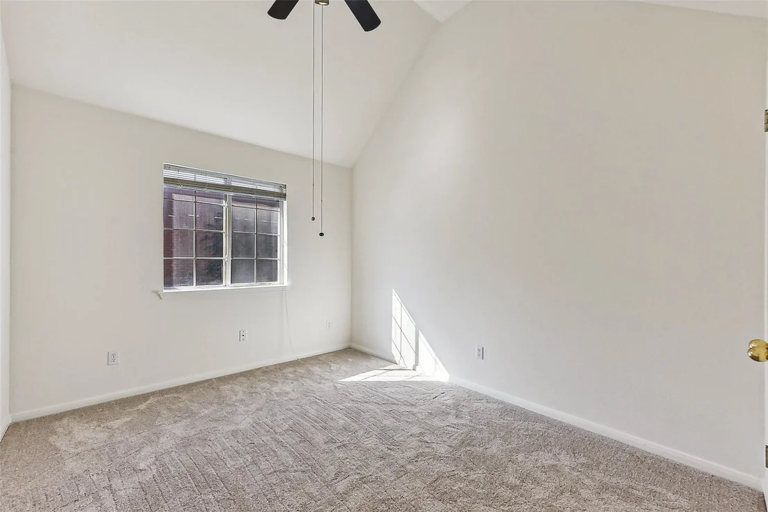 Photo of 700 Cornell DR