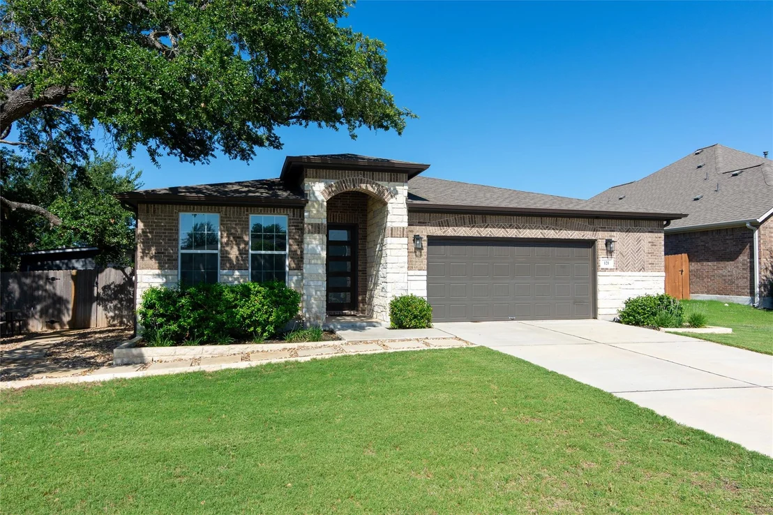 Photo of 121 Split Oak DR