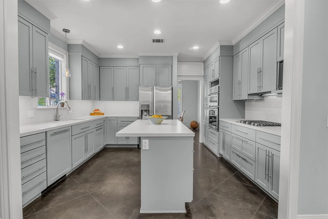 Photo of 2115 W 11th ST