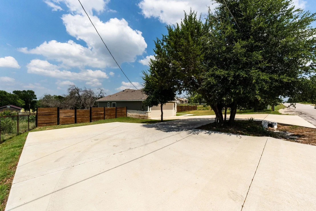 Photo of 1110 County Road 1045