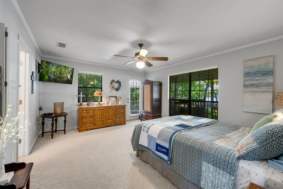 Photo of 23258 Edgewater DR