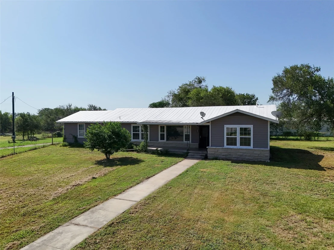 Photo of 2813 Highway 21 W