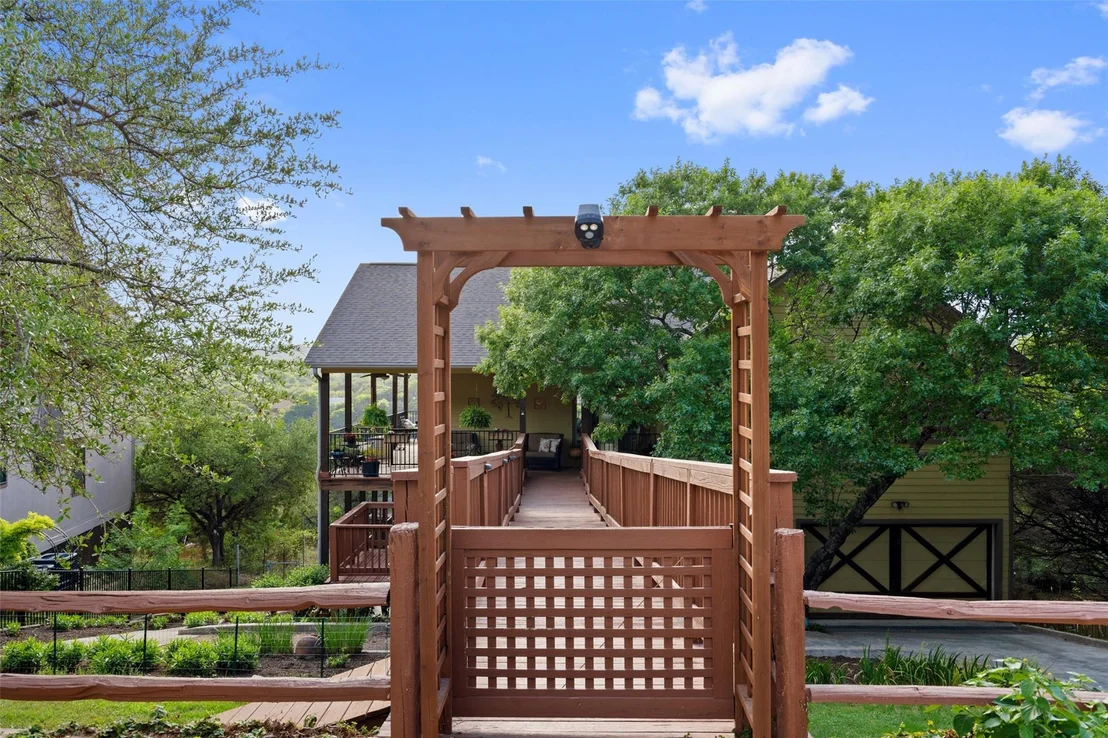 Photo of 11102 Hill Dr