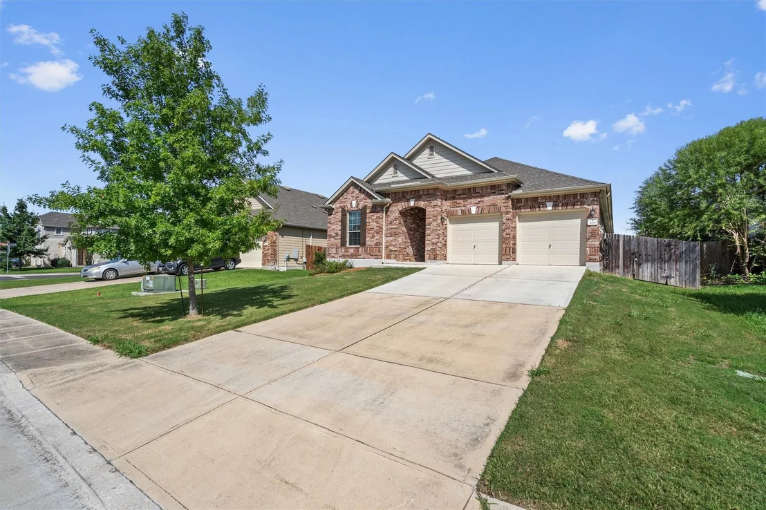 Photo of 200 Apricot DR