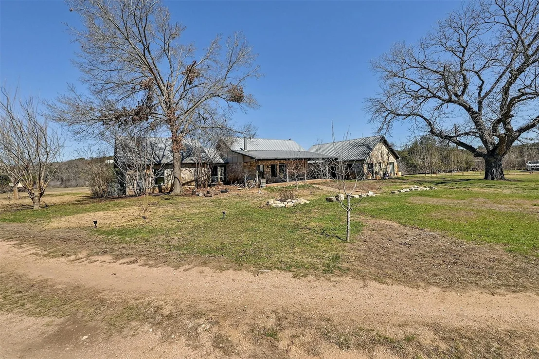 Photo of 915 County Road 404