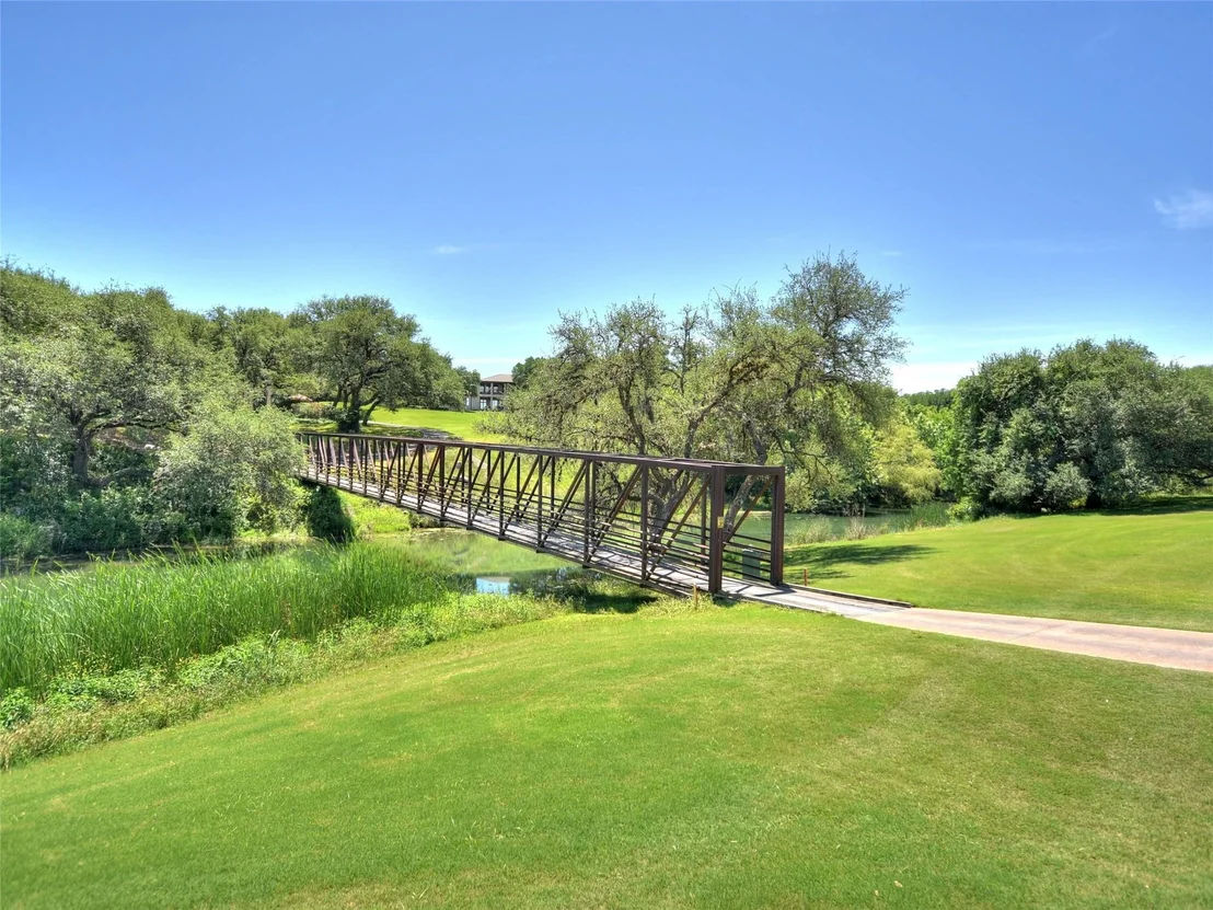 Photo of 403 Indianwood DR