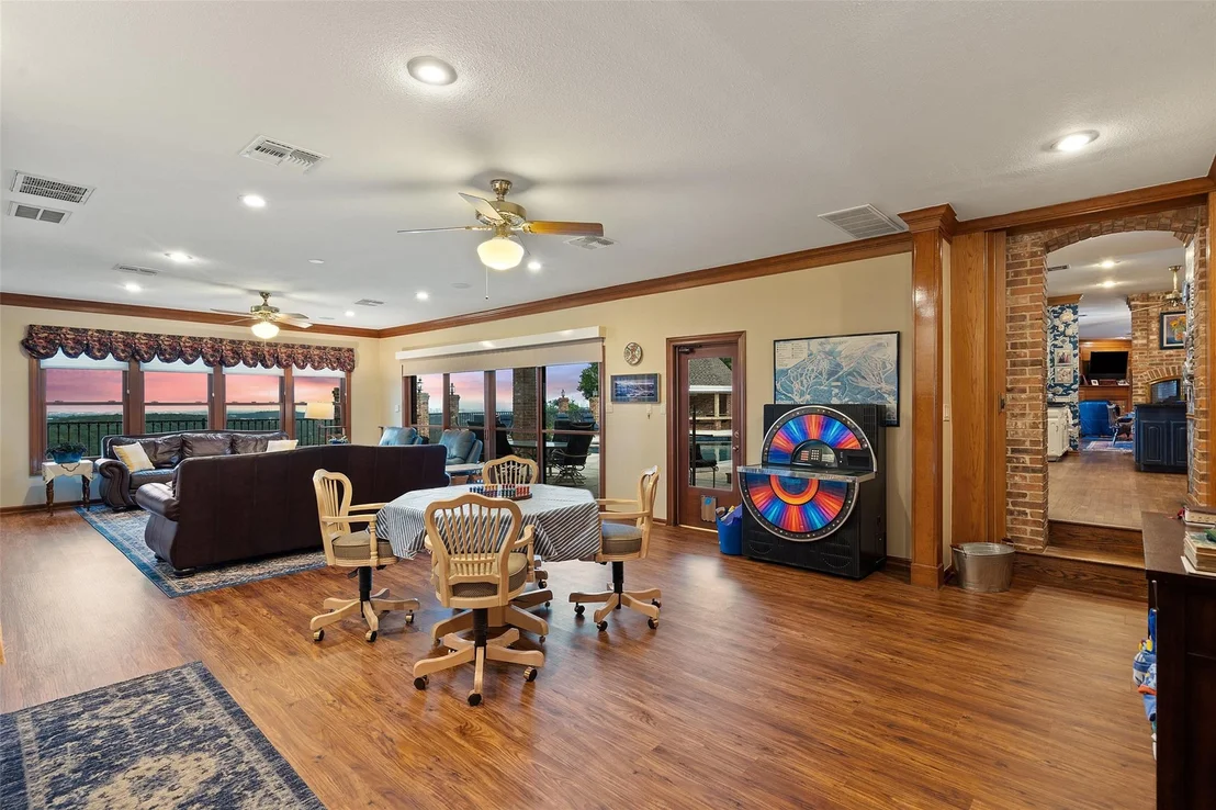 Photo of 12 Hedge LN