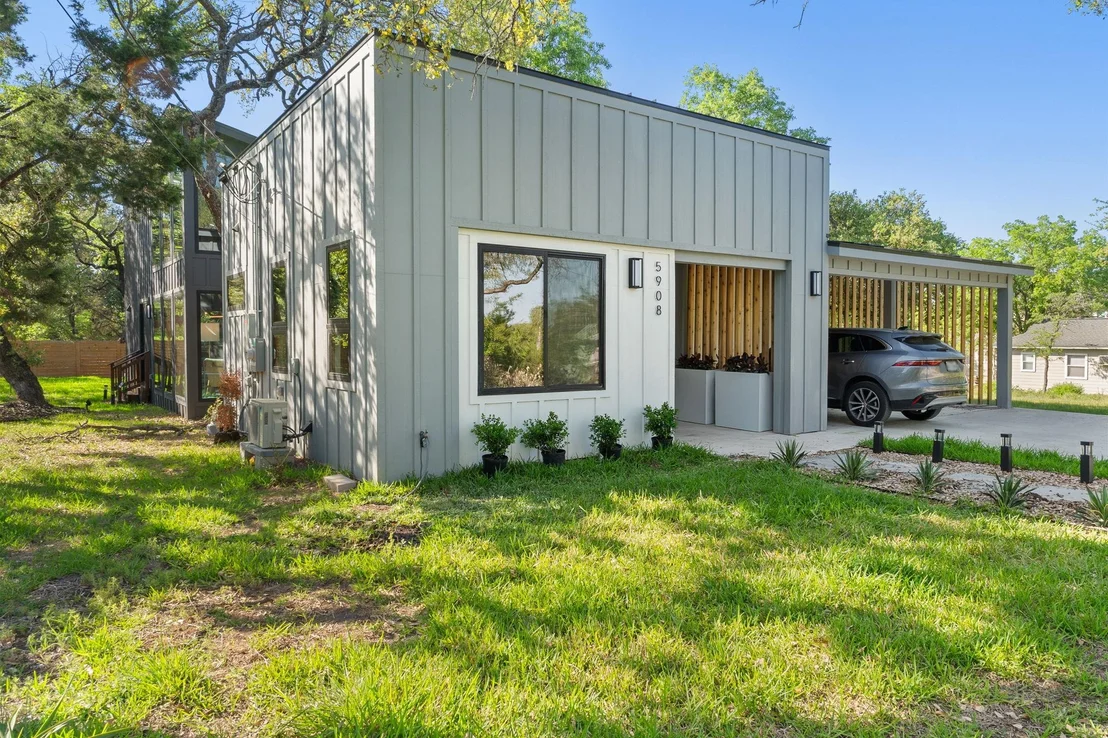 Photo of 5908 Lakeside TRL