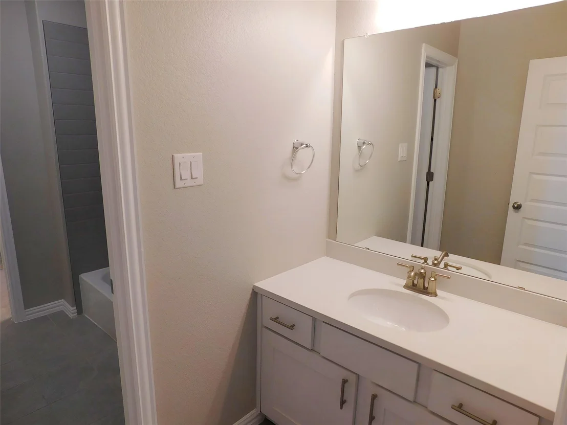 Photo of 2121 WOODED RUN TRL