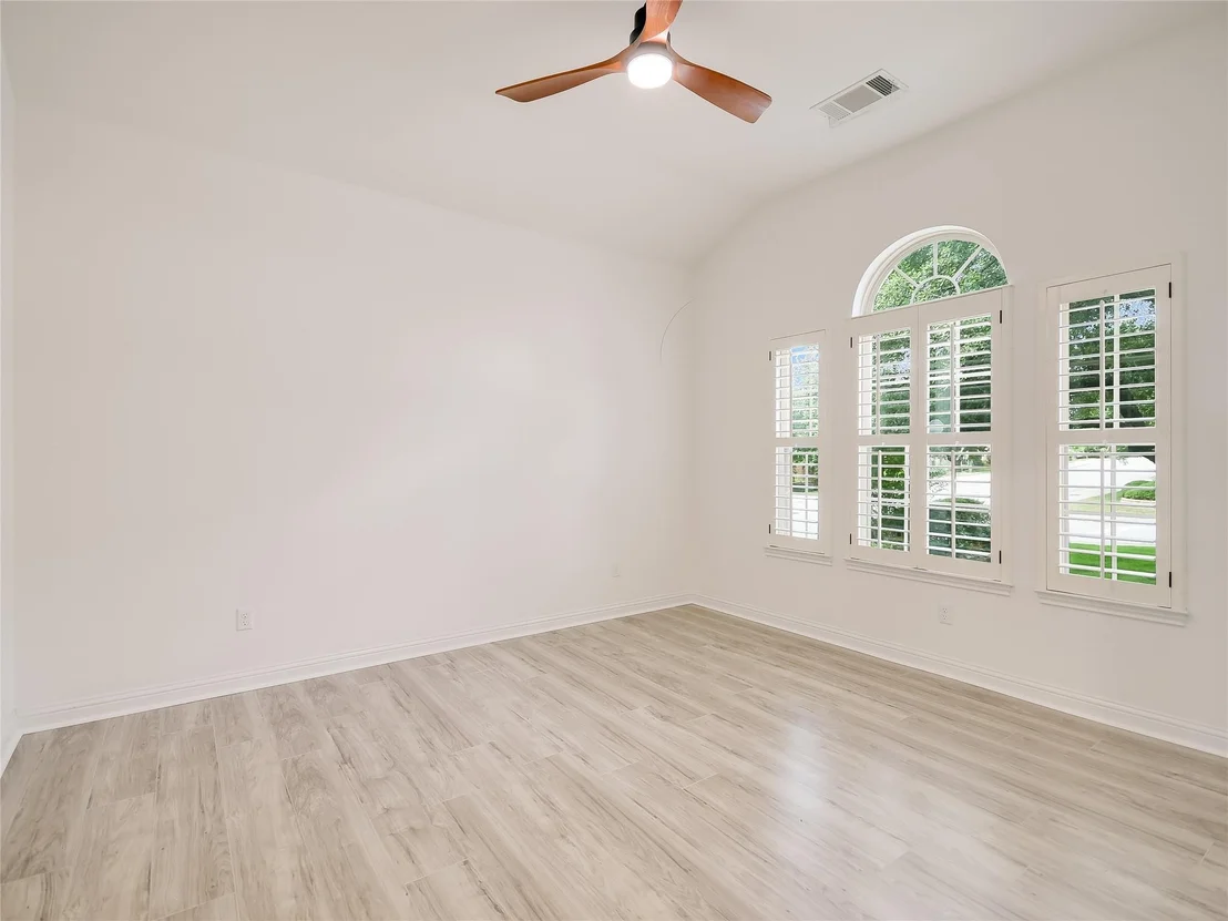 Photo of 15701 Sayan CV