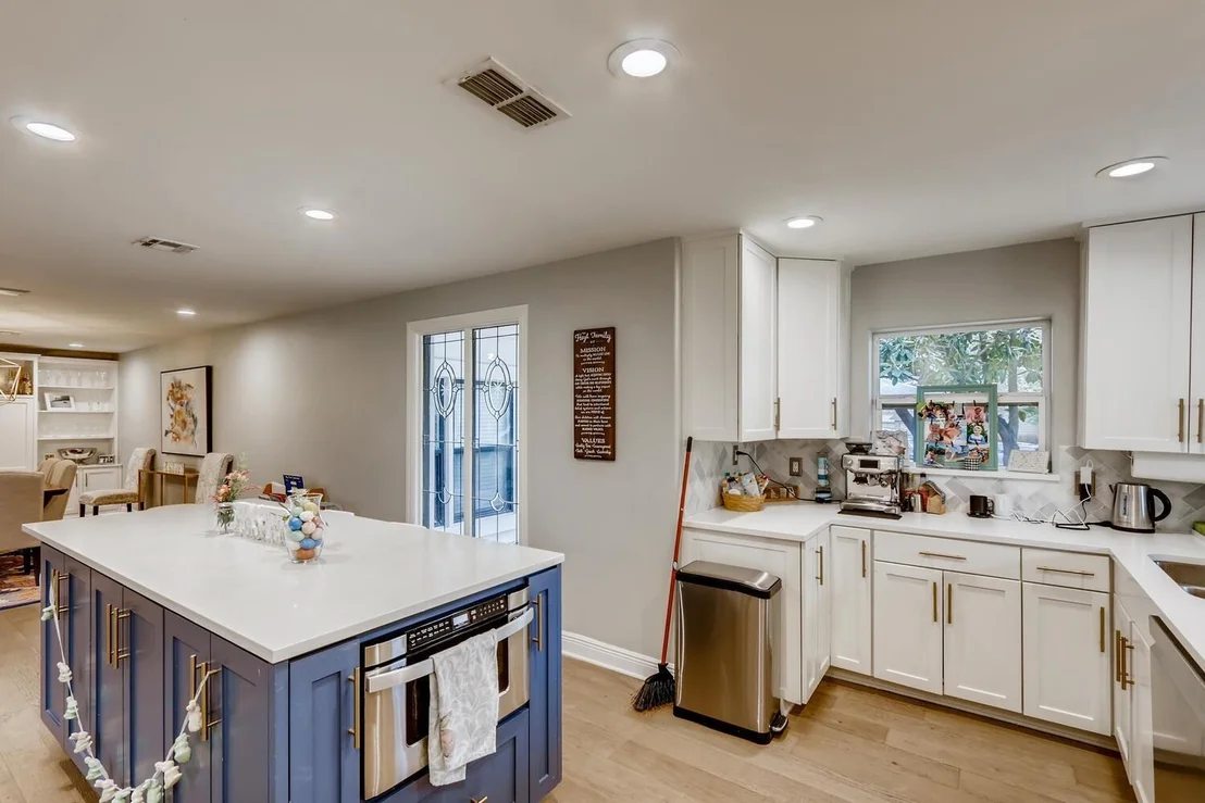 Photo of 2619 SPRING LN