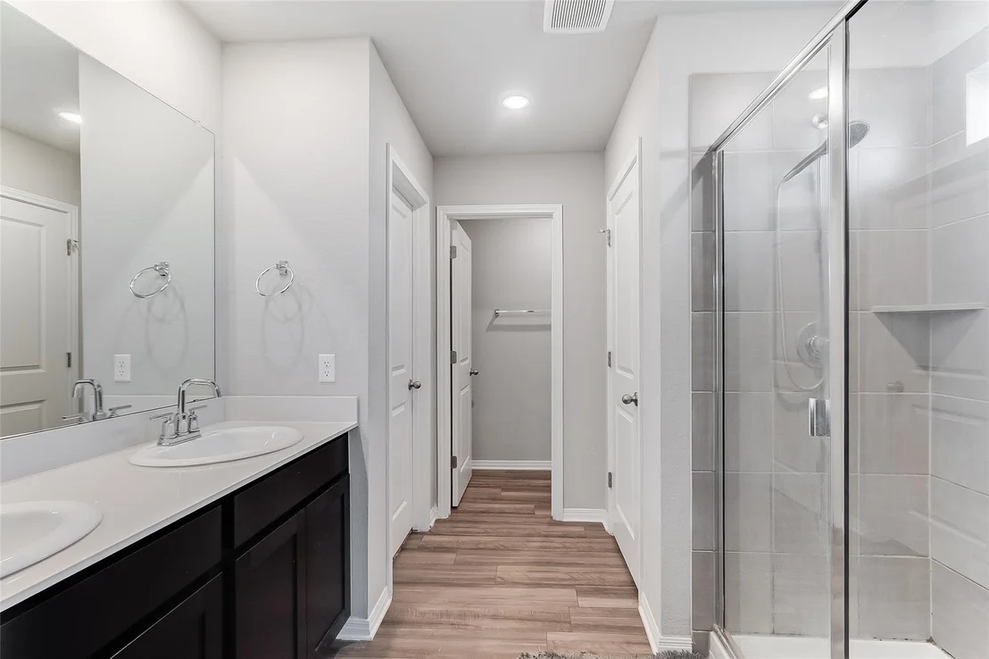 Photo of 516 Longmount CV
