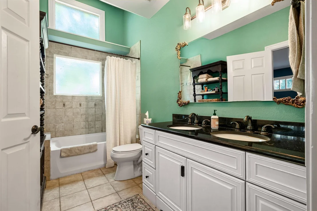 Photo of 2500 W 12th ST