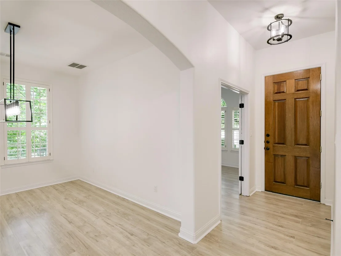 Photo of 15701 Sayan CV