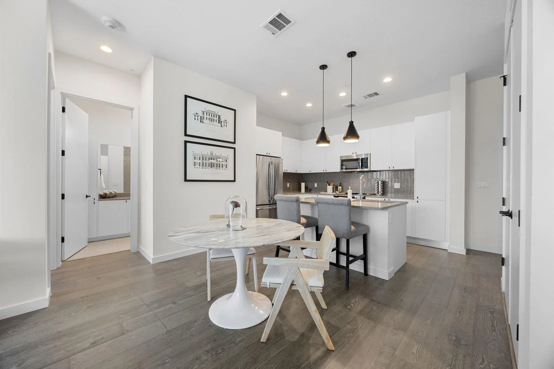 Photo of Unit 229 at 800 Embassy DR