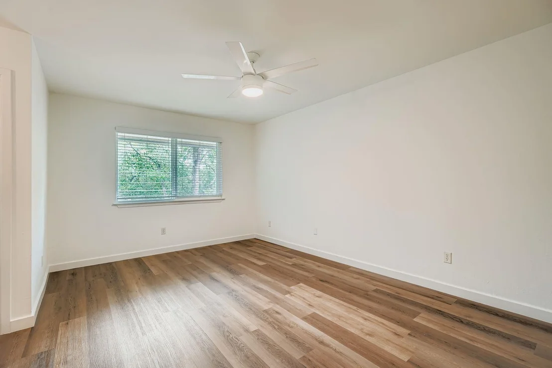 Photo of 5310 Suburban DR