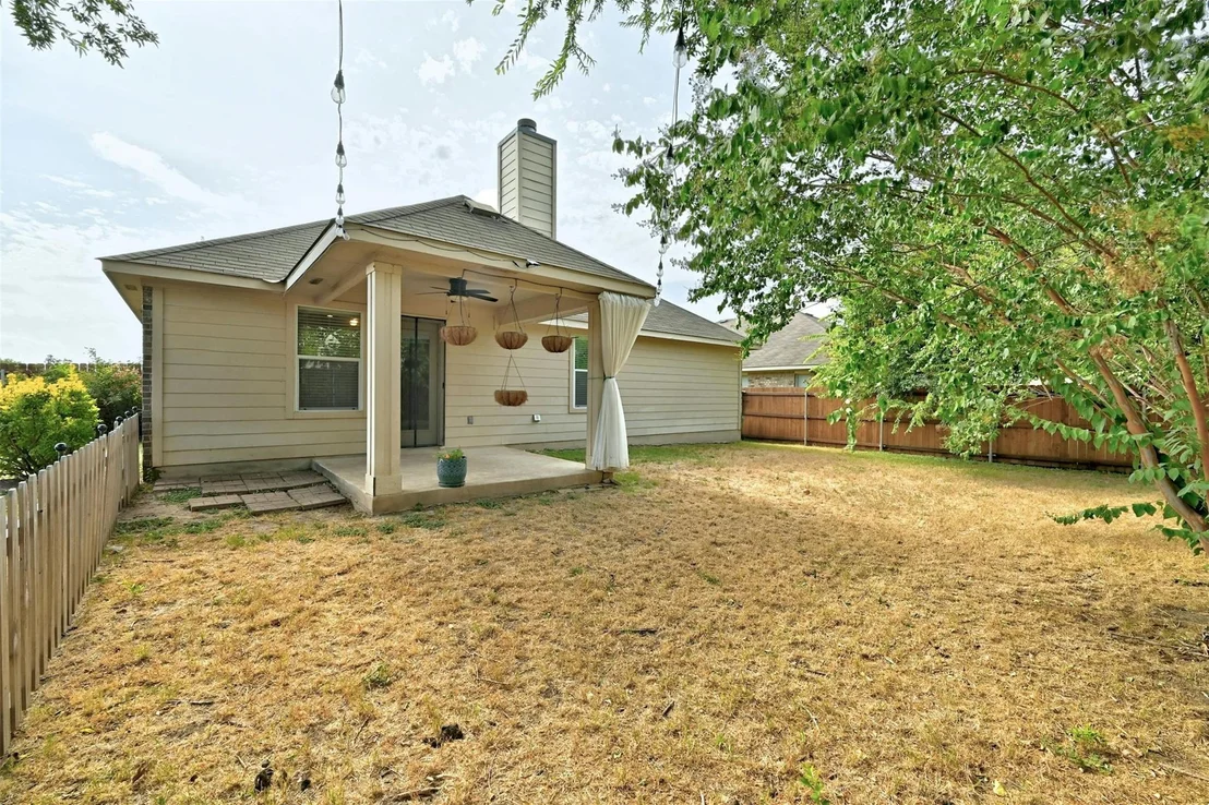 Photo of 1301 Rainbow Parke DR
