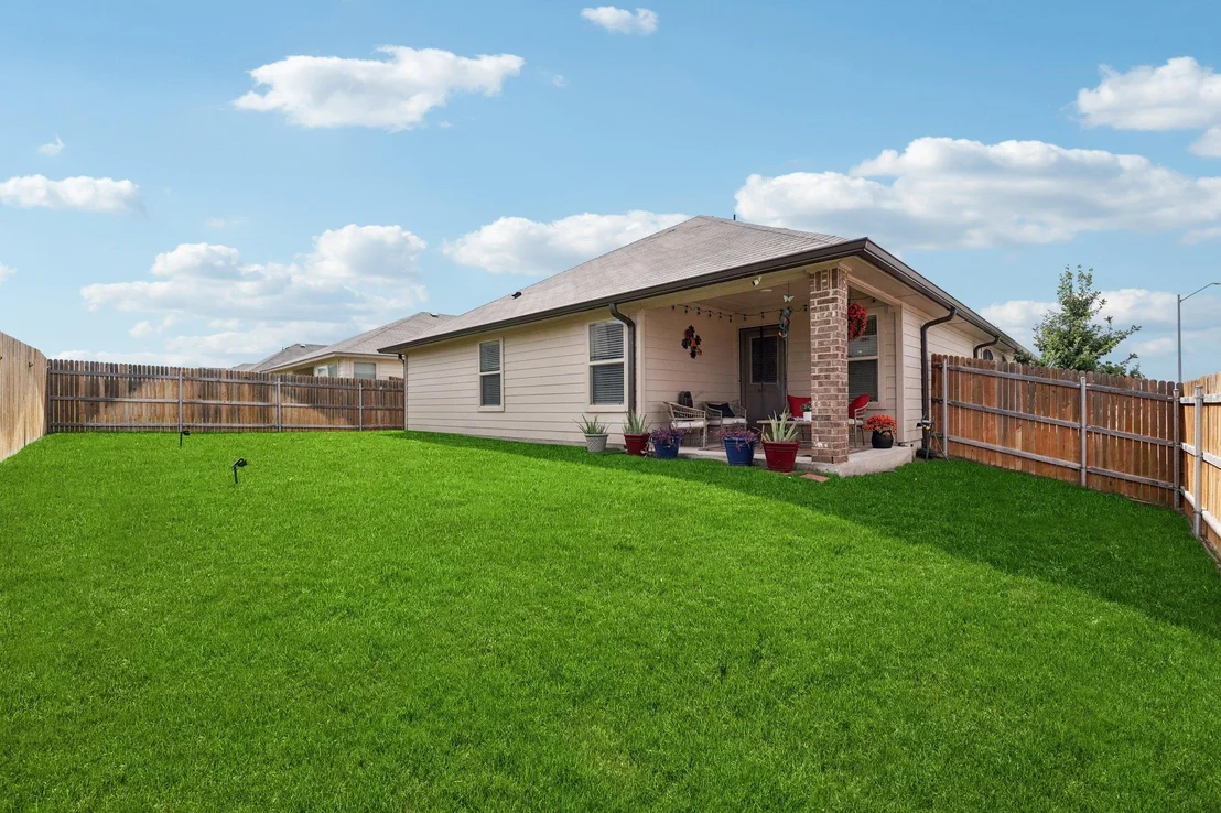 Photo of 184 Pivot DR