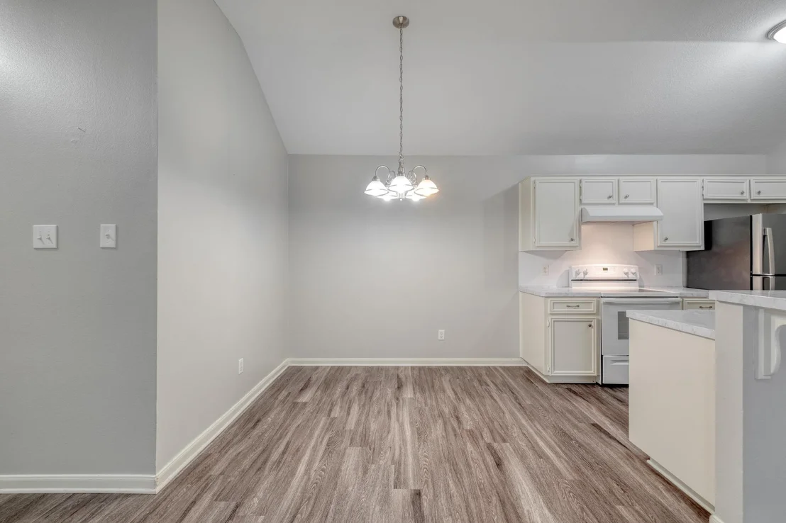 Photo of 2155 Redwing WAY