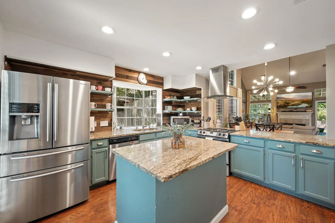 Photo of 705 Canyon Bend RD