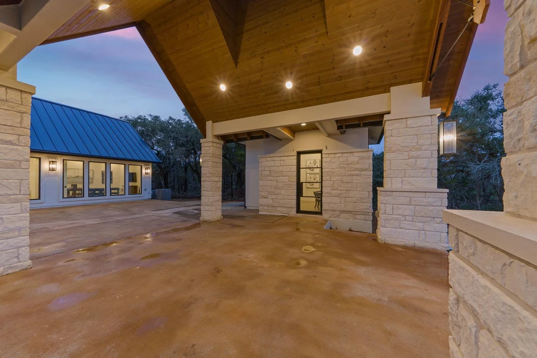 Photo of 7505 E Us Highway 290
