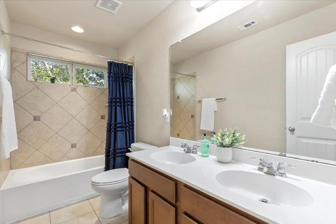 Photo of 561 Stone View TRL