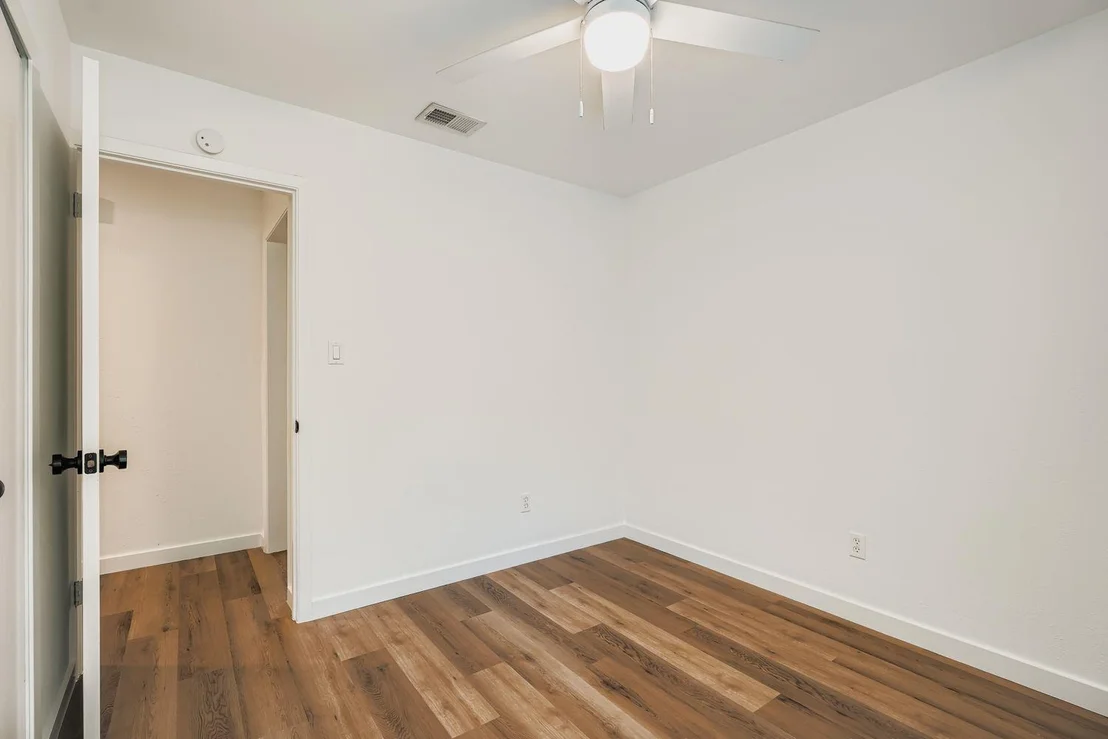 Photo of 5310 Suburban DR